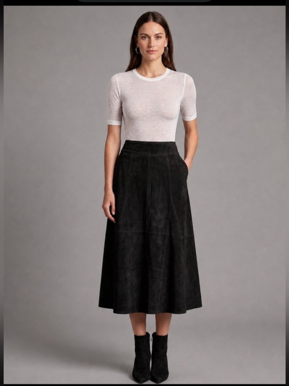 Vintage Valerie Stevens 100%  suede leather skirt. Black. Size 6